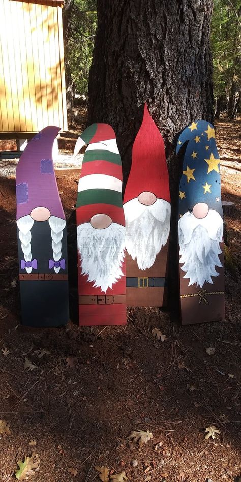 Repurposed fence boards turned into gnomes Fence Crafts Diy Projects, Fence Board Crafts, Fence Crafts, Diy Projects Christmas, Picket Fence Crafts, Wooden Gnomes, Wooden Christmas Crafts, Crafts Diy Projects, Ornaments Homemade