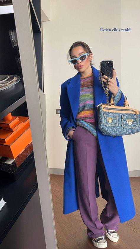 Cobalt Blue Outfit, Blue Coat Outfit, Blue Outfit Winter, Cobalt Blue Pants, Blue Pants Outfit, Blue Outfits, Fashion Capsule, Blue Coats, Coat Outfits