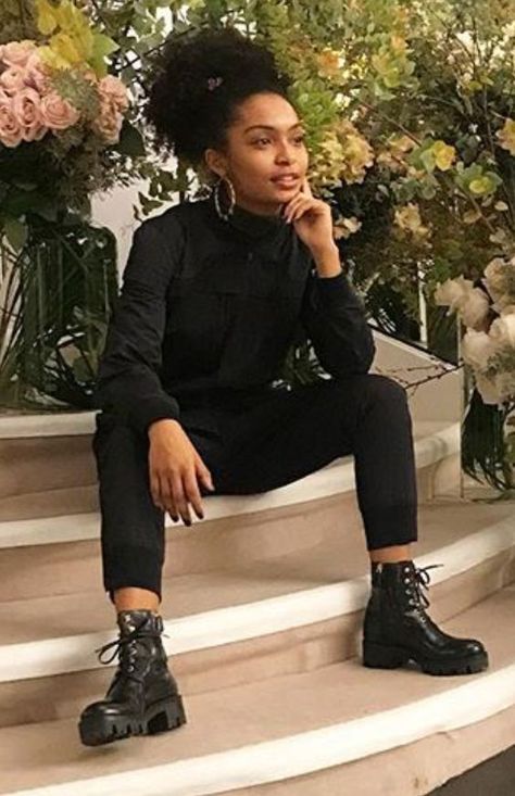 Yara Shahidi Style, Grown Ish, Bunny Fashion, Black Ish, Yara Shahidi, 90s Clothing, Looks Black, Perfect Skin, The Crazy