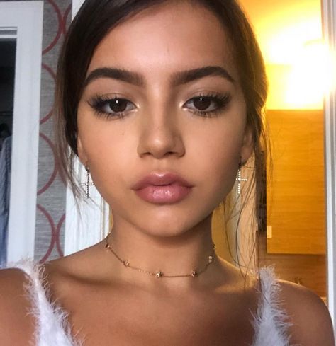 Isabela Moner Instagram, My Celebrity Look Alike, Isabella Merced, Isabella Moner, Isabela Merced, Isabela Moner, 100 Things To Do, Pinterest Makeup, Celebrity Look Alike