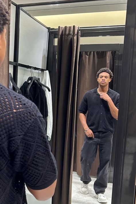 Fitting Room Aesthetic, Zara Men Outfits, Zara Aesthetic, Small Chest Tattoos, Zara Men, Birthday Fits, Fitting Room, Grad Gifts, Men Fashion Casual Outfits