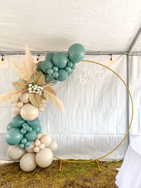 Attaching Balloons To Arch, Circle Arch With Balloons, Balloon Hoop Ideas, Round Backdrop Ideas, Half Balloon Arch, Balloon Photo Backdrop, Balloon Arch Ideas, Boho Balloons, Deco Ballon