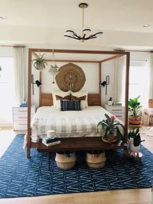 Bedroom With Poster Bed, Modern Canopy Bed, Bed Posts, Modern Canopy, Bedroom Board, Wood Canopy Bed, White Bedrooms, Earthy Neutrals, Wood Canopy