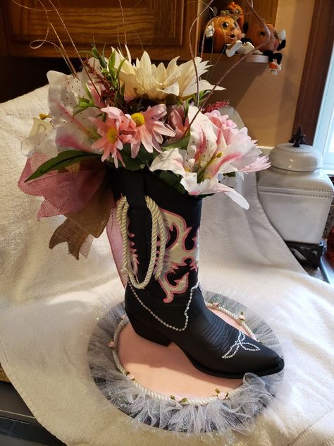 Baby Shower Cowgirl Theme, Cow Birthday Cake, Quinceanera Cakes, Bling Ideas, Cow Birthday, Center Pieces, Cowboy Boot, Sorel Winter Boot, Mickey And Friends