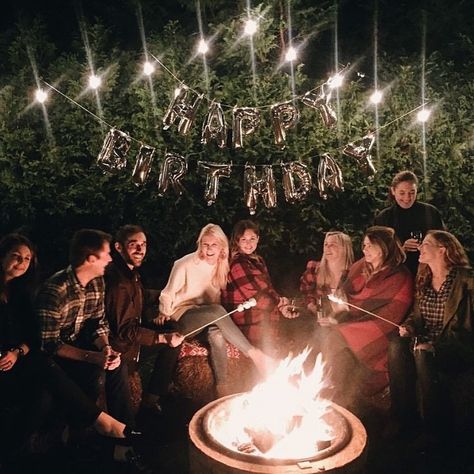 Fire Pit Birthday Party, Backyard Bonfire Party, Backyard Bonfire, Bonfire Party, Good Pie, Soft Bakes, Roasting Marshmallows, Reeses Peanut Butter Cups, Party Inspo