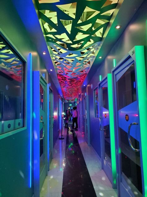 Pharaoh Karaoke Lounge Korea Karaoke Room, Small Karaoke Room Design, Korean Karaoke Room Aesthetic, Korean Karaoke Room, Karaoke Bar Design, Karaoke Aesthetic Korean, Karaoke Room Aesthetic, Karaoke Bar Aesthetic, Tokyo Karaoke