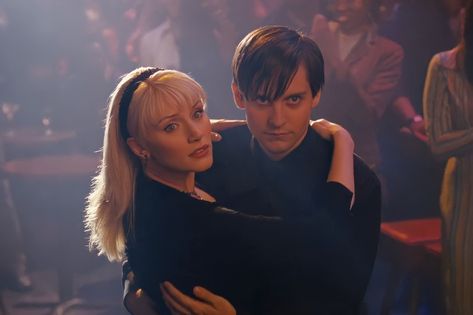 Tobey Maguire as Peter Parker a.k.a. Spider-Man and Bryce Dallas Howard as Gwen Stacy #marvel #sony #tobeymaguire #brycedallashoward #brycehoward #peterparker #spiderman #blackspiderman #gwenstacy Peter Parker Gwen Stacy, Lines From Movies, Club Dancing, Twilight Quotes, Spider Man 3, Dallas Howard, Bryce Dallas Howard, Jazz Club, Gwen Stacy