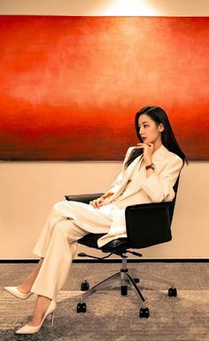 Building Yourself, Classy Going Out Outfits, Working Dresses, Vogue Photoshoot, Woman In Suit, Best Winter Outfits, Business Attire Women, Business Outfits Women, Dilraba Dilmurat