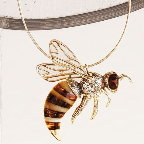 Bumble Bee Necklace, I Love Bees, Smithsonian Museum, Bee Inspired, Museum Store, Bee Jewelry, Beautiful Bugs, Insect Jewelry, Bee Art