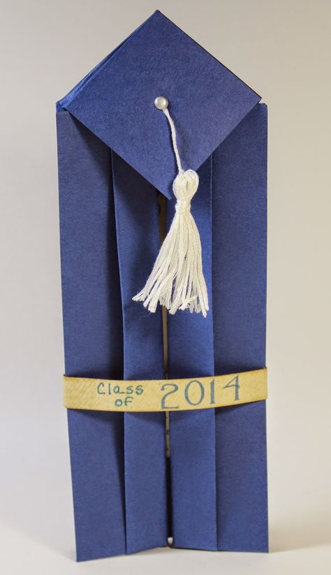 Club Scrap Creates: Dungarees - Cap and Gown Card Graduation Cards Homemade, Graduation Cards Diy, Graduation Card Sayings, Diy Graduation Cards, Diy Card Box, Graduation Card Boxes, Graduation Cards Handmade, Graduation Card Messages, Tv Wall Decor Ideas