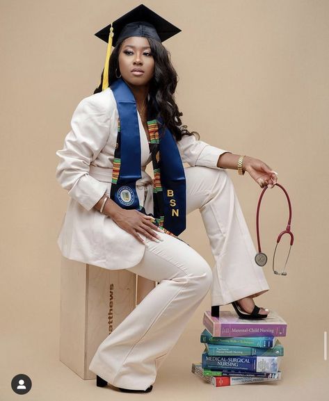 Poses For Graduation, Poses For Graduation Photos, Graduation Outfit Ideas University, Nursing School Graduation Pictures, Graduation Pose, Divinely Guided, Nursing Graduation Pictures, College Graduation Photoshoot, College Graduation Pictures Poses