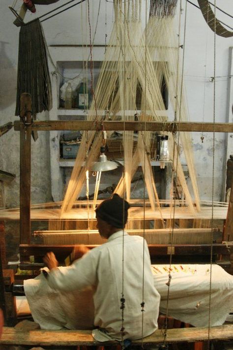 Handloom Weaver, Artisan Textiles, Warp And Weft, Cultural Crafts, Indian Interiors, Zardozi Embroidery, Handloom Weaving, The Weaver, Indian Crafts