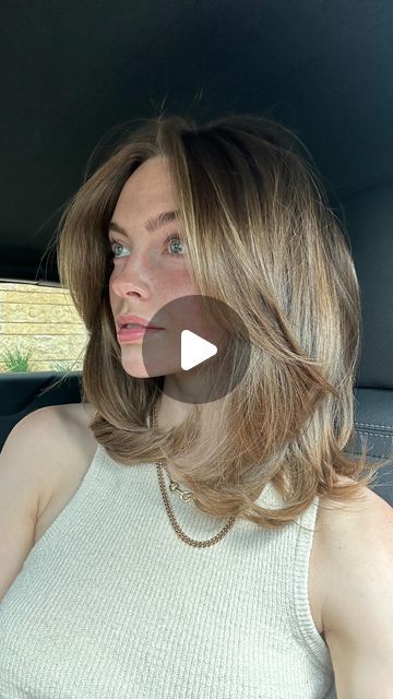 Blowout Hair With Volume, Italian Blowout, Bouncy Blow Dry Short Hair, Blowout Mid Length Hair, Medium Hair Blowout Style, Long Bob Blowout, Medium Hair Blowout, Shoulder Length Hair Blowout, Lob Blowout