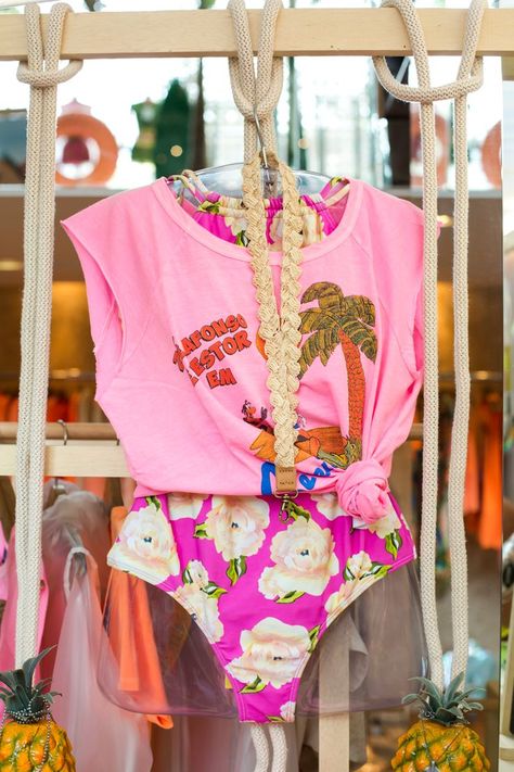 Lingerie Store Design, Swimwear Boutique, Store Design Boutique, Store Interiors, Swimwear Store, Retail Store Design, Boutique Interior, Store Design Interior, Fashion 2017