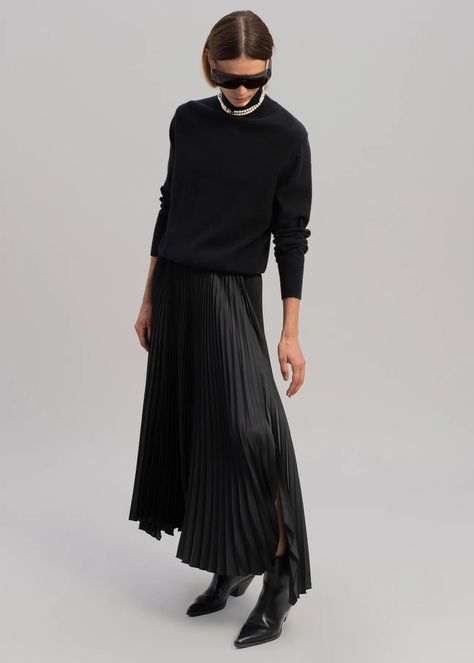 Women's New Arrivals – Page 7 – The Frankie Shop Styling Black Pleated Midi Skirt, Black Maxi Pleated Skirt, Black Voluminous Midi Skirt, Long Black Pleated Skirt, Pleated Maxi Skirt Outfit, Elevated Workwear, Black Pleated Skirt Outfit, Pleated Midi Skirt Outfit, Long Black Pencil Skirt