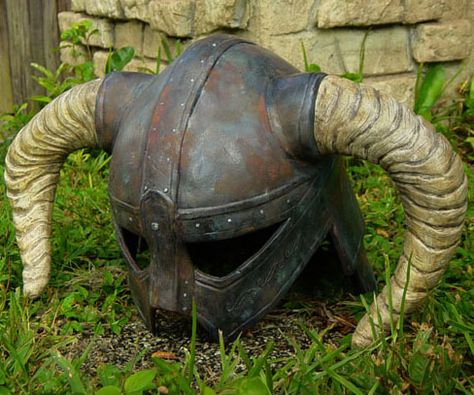 Unleash the dragonborn warrior within with this life size Skyrim Dovahkiin iron helmet. Based on the iconic iron helmet commonly found in the video game, this highly detailed replica helmet is an absolute must have for The Elder Scrolls: Skyrim fans. Skyrim Helmet, Vikings Helmet, Future Skills, Escudo Viking, Faux Iron, Viking Medieval, Boba Fett Helmet, Video Game Costumes, Foam Armor