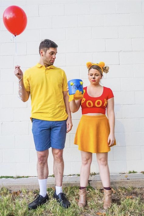 Best Couples Costumes Disney Çiftleri, Disney Couple Costumes, Winnie The Pooh Costume, Best Diy Halloween Costumes, Easy Couples Costumes, Meme Costume, Halloween Costumes Diy Couples, Funny Couple Costumes, Couples Halloween Costumes