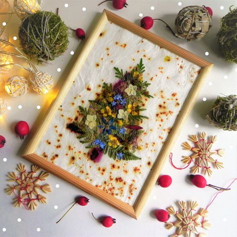 Dried Flowers Crafts, Christmas Tree Wall Art, Christmas Tree Wall, Pressed Flower Crafts, Handmade Christmas Tree, Wooden Tree, Miniature Christmas, Handmade Gift Wrap, Tree Ideas