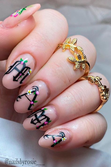 Simple “Mama” Design of Nail Art! Check more at https://mangadexx.com/simple-mama-design-of-nail-art/ Holiday Nail Colors, Blue Nail Art Designs, Classy Nail Designs, Cute Spring Nails, Nail Art Designs Diy, Nail Art Instagram, Simple Nail Art Designs, Vacation Nails, Diy Nail Designs