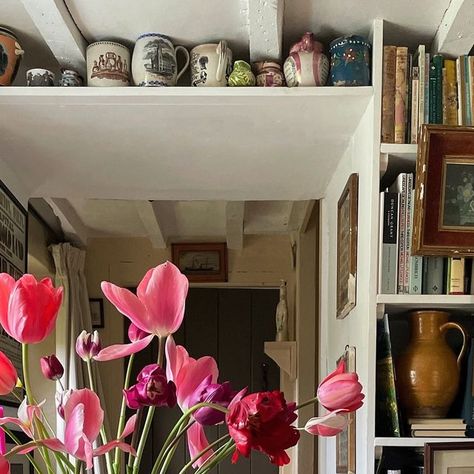 Sean A. Pritchard on Instagram: "This morning. Brisk pink!  #outsidein #decoration #tulips #springbulbs #spring #somerset" Twenty Twenty, Pink Venom, Spring Mood, Country Homes, Spring Bulbs, Aesthetic Things, April 7, Brain Dump, Alter Ego