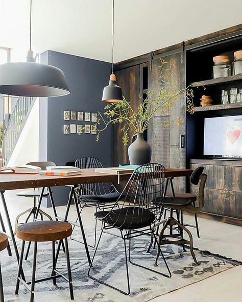 #houseofvdm❤ #love Dining Room Industrial, Koti Diy, Esstisch Modern, Industrial Interior Design, Interior Design Per La Casa, Kitchen Decor Modern, Hus Inspiration, Design Del Prodotto, Room Decorations