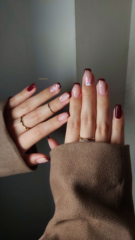 Nail Art Simple Elegant Classy Maroon, Festive Nails Winter, Nail Art Simple Elegant Natural, Gold Nails Gel, Nail Art Bunny, Nails Rabbit, Gel Nails Square, Lunar New Year Nails, Rabbit Nails