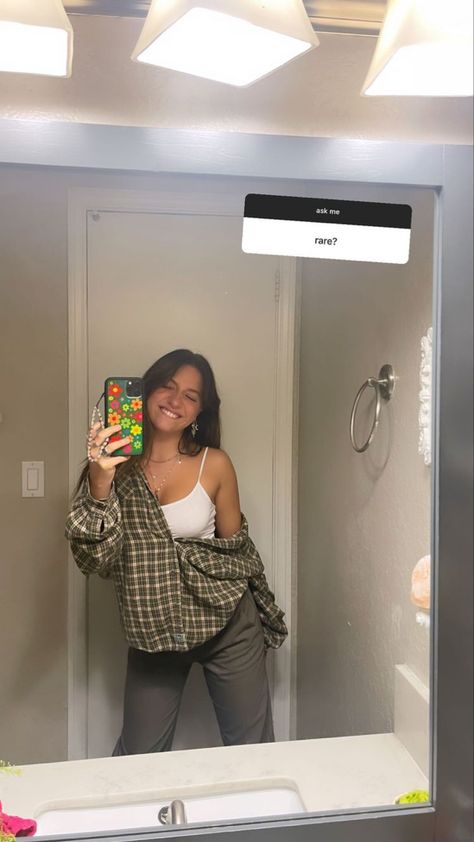 Mckenzie Ziegler, Female Celebrity Crush, High School Fashion, Maddie And Mackenzie, Kenzie Ziegler, Mackenzie Ziegler, Gemini Woman, Casual School Outfits