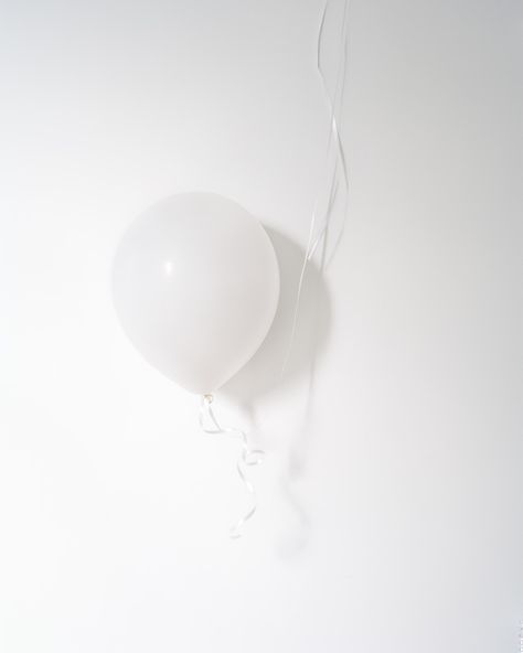 . High Key Photography, White Balloons, White Hot, White Noise, Aesthetic Colors, Shades Of White, White Space, White Aesthetic, White Board