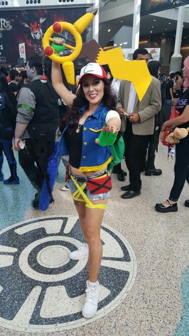 Mash Ketchum - mashup of Ash Ketchum and Sora from Kingdom Hearts Ash Catchem Costume, Ash Ketchum Costume Women, Ash Ketchum Costume, Ash Ketchum Cosplay, Ash Costume, Gamer Cosplay, Group Cosplay, Video Game Cosplay, Geek Games