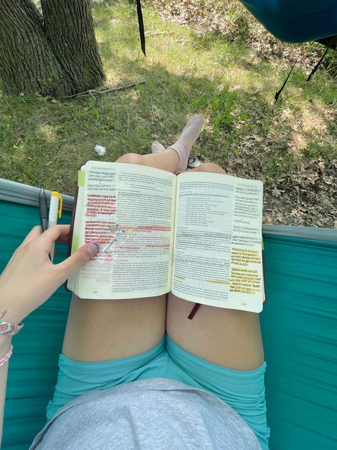 Chaco Aesthetic, Bible Camp Aesthetic, Bible Study Picnic Aesthetic, Christian Core Aesthetic, Holy Girl Summer, Bible Outside Aesthetic, Granola Girl Wallpaper, Christian Core, Christian Hippie