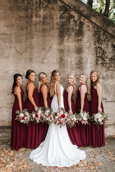 Burgandy Bridesmaids Dress, November Wedding Colors, Burgundy Wedding Theme, Maroon Bridesmaid, Wine Bridesmaid Dresses, Maroon Bridesmaid Dresses, Bridesmaid Poses, Fall Wedding Bridesmaids, Red Wedding Theme