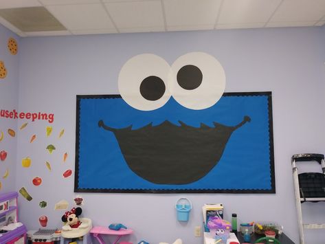 Elmo Classroom Theme, Sesame Street Bulletin Board Ideas, Sesame Street Classroom Theme, Seaseme Street, Bulletin Ideas, Daycare Classroom, Soft Board, Preschool Decor, Preschool Bulletin