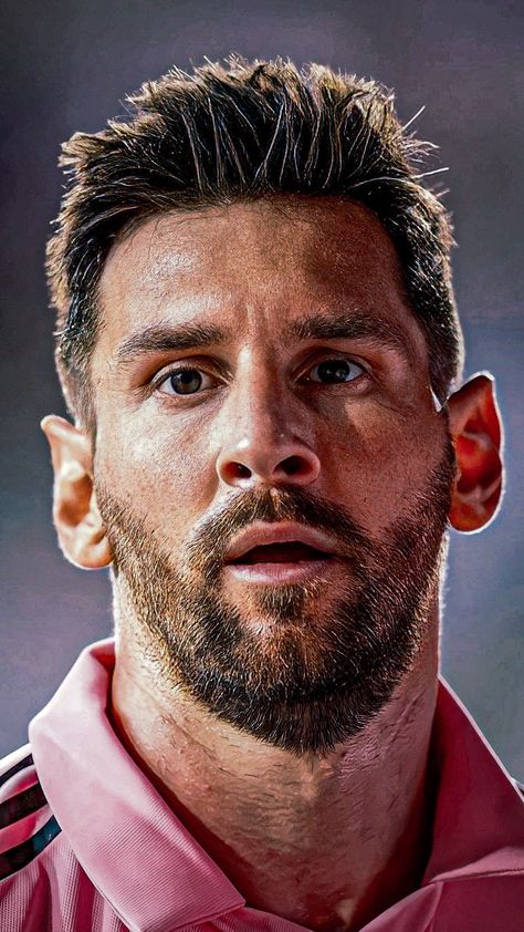 Messi Hairstyle, Short Cropped Hair, Ronaldo Pictures, Lionel Messi Barcelona, Sporting Legends, Mens Facial, Human Figure Sketches, Lionel Andrés Messi, Leonel Messi