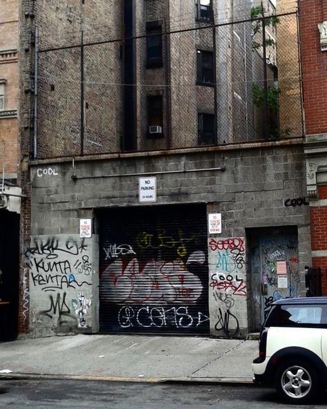 New York, New York New York Alleyway, New York 2000s, Building Diorama, Personal Investigation, Industrial Architecture, Building Concept, Wall Designs, Mini Pizza, Graffiti Drawing