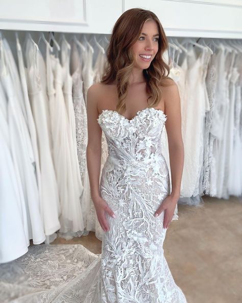 Enzoani | Wedding Dresses on Instagram: “Our ODETTE gown + a restful weekend is bringing us all the smiles 😁⁠ ⁠ Retailer: @thebridalstudioutah” Odette Wedding Dress, Fitted Wedding Dress, Chantilly Lace, Lace Patterns, Sheath Wedding Dress, Sweetheart Neckline, Floral Lace, Strapless Wedding Dress, Wedding Gowns