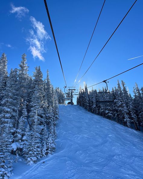 Beaver Creek Colorado Winter, Ski Lift Aesthetic, Colorado Wallpaper, Colorado Snowboarding, Snowboarding Aesthetic, Oc Moodboard, Mood 2024, Colorado Christmas, Beaver Creek Colorado