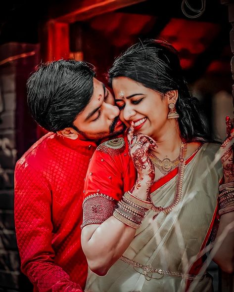 Village Couple Photography, Images Love Couple, Village Couple, Romantic Couple Poses, Romantic Couple Images, Indian Wedding Couple Photography, Gals Photos, Love Couple Images, Wedding Couple Poses Photography