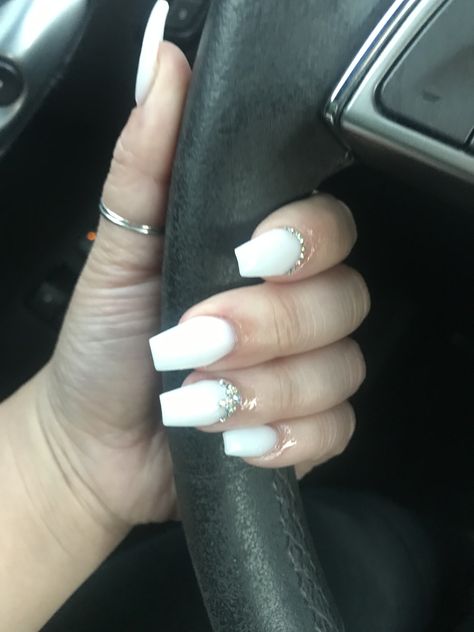 White Acrylic Nails With Gems Simple, Diamond Cuticle Nails, White Nails With Gems On Ring Finger, Plain White Nails With Gems, Nails For 12 Yrs Old White, White Nails With Jewels Rhinestones, White Jewel Nails, White Nails Jewels, White Short Nails With Rhinestones