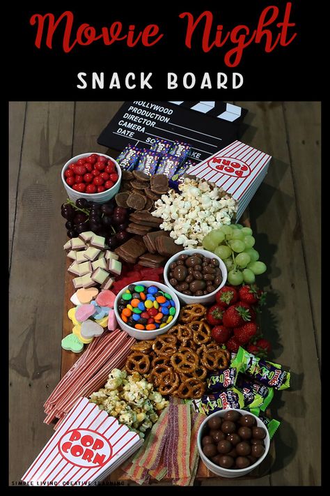 Enjoy a fun and relaxing family movie night-in with this delicious Movie Night Snack Board! Family Movie Night Set Up, Movie Night Snack Board Ideas, Movie Marathon Food Ideas, Movie Night Food Board, At Home Movie Night Ideas, Movie Date Snacks, Games Night Snacks, Board Night Food Themes, Movie Snack Boards