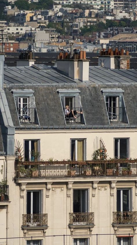 Parisian Balcony, Paris Flat, Paris Rooftops, Apartment Exterior, Paris Dream, Parisian Life, Paris Aesthetic, It Girls, Parisian Apartment