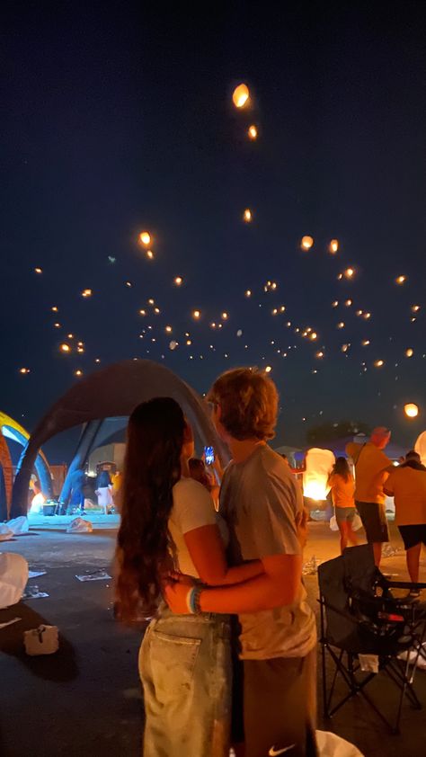 #aesthetic #lantern #lanternfestival #tangled #boyfriend #coupleportrait Latern Festival Date, Lantern Festival Couple, Lantern Date, Lantern Festival Aesthetic, Aesthetic Lantern, Uw Seattle, Lanterns Festival, Lantern Aesthetic, Water Lantern Festival