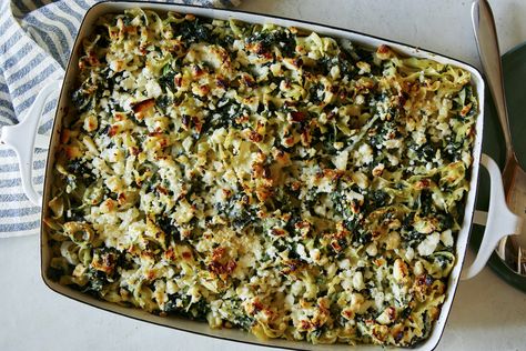 Noodle Kugel Recipe, Hanukkah Food, Vegetarian Sides, Spinach And Feta, Jewish Recipes, Mixed Greens, Noodle Recipes, Kitchen Food, Food Network