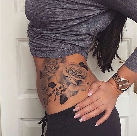 Rosen Tattoo Frau, Woman With Tattoos, Stomach Tattoos Women, Bauch Tattoos, Belly Tattoos, Belly Tattoo, Hip Tattoos Women, Dope Tattoos For Women, Stomach Tattoos