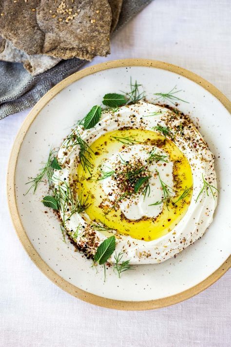 How to make Labneh- an easy labneh recipe you can make at home. Labneh Dip, Arabisk Mad, Labneh Recipe, Feasting At Home, Homemade Pita Bread, Healthy Probiotics, Full Fat Yogurt, Yogurt Dip, Middle Eastern Recipes