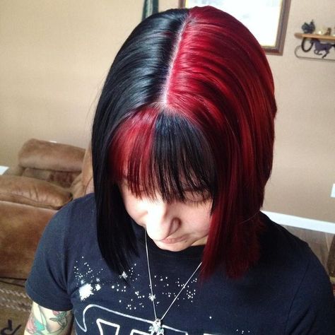 Split Black And Red Hair, Red And Black Split Dye Hair, Two Hair Colors Split, Black Hair With Red Bangs, Red On Top Black On Bottom Hair, Split Dye Red And Black, Red Hair Black Tips, Red Alt Hair, Black And Pink Hair Short