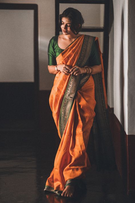 Indian Ladies Photos, Men Fashion Brand, Modern Sarees, Saree Shoot, Indian Sari Dress, Indian Bridal Photos, Fashion Network, Modern Saree, Dress Fabrics