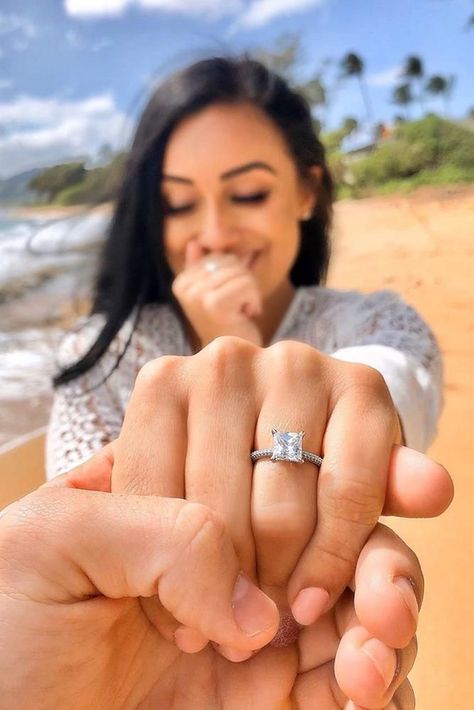 Best Proposal Ideas, Married Photos, Ring Photoshoot, Engagement Pictures Beach, Engagement Announcement Photos, Samantha Wedding, Unique Proposals, Best Proposals, Halo Wedding Ring