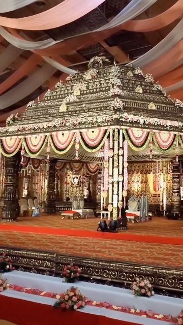 Muhurtam Stage Decoration South Indian, South Indian Wedding Mandap Decoration, Wedding Decorations South Indian, South Indian Theme Decor, Mandapam Decoration South Indian, Pelli Mandapam Decoration South Indian, South Indian Mandap Decor, South Indian Wedding Decorations, South Indian Wedding Decor