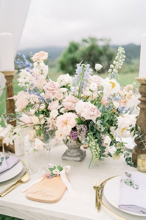 French Garden Centerpieces, English Summer Flowers, Whimsical Flower Bouquet Wedding, French Country Inspired Home, Country French Wedding, French Wedding Centerpieces, French Country Garden Wedding, French Wedding Decorations, Country Garden Wedding Flowers