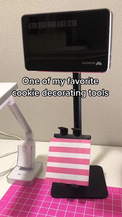 Projector Cookie Decorating, Best Projector For Cookie Decorating, Cookie Decorating Projector, Projector For Cookie Decorating, Sugar Cookie Decorating Icing, Cookie Projector, Cookie Decorating Tools, Cooking Secrets, Sugar Cookie Icing Recipe